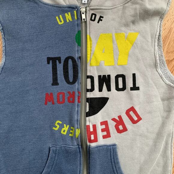 University of Today Dreamers of Tomorrow Graphic Print Logo Hoodie Sweatshirt S - Picture 4 of 11